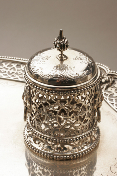 antique inkwell delineation