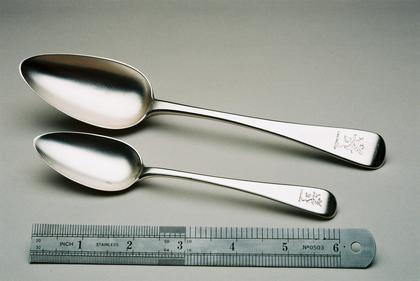 Set of 24 spoons (12 tablespoons and 12 dessertspoons), Old English pattern