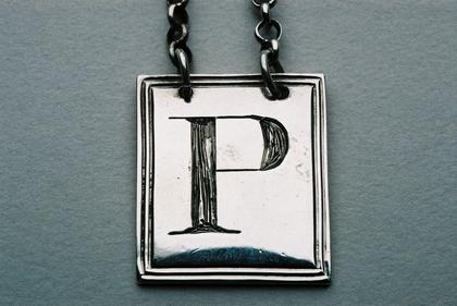 Silver Wine label - P (port)