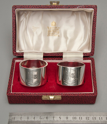Garrard Silver Napkin Rings (Pair) - Borwick Sola Family Crest, FUGIT