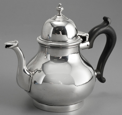 Queen Anne Replica Antique Silver Teapot - James Aitchison