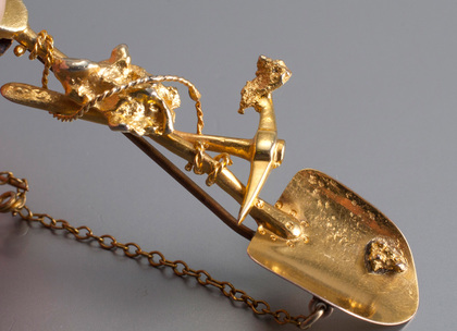 Gold Miner Prospector Spade & Pick Antique Brooch - 24, 18 Carat, Gold Nuggets