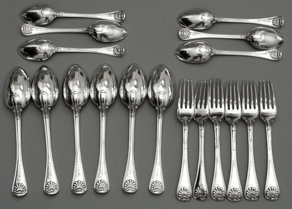 Rare Old English Military Thread & Shell Flatware Set (18 pieces, 6 tablespoons, 6 tableforks, 6 dessertspoons)