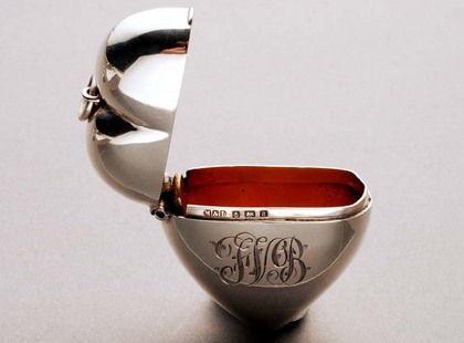 Silver Heart Vesta Case